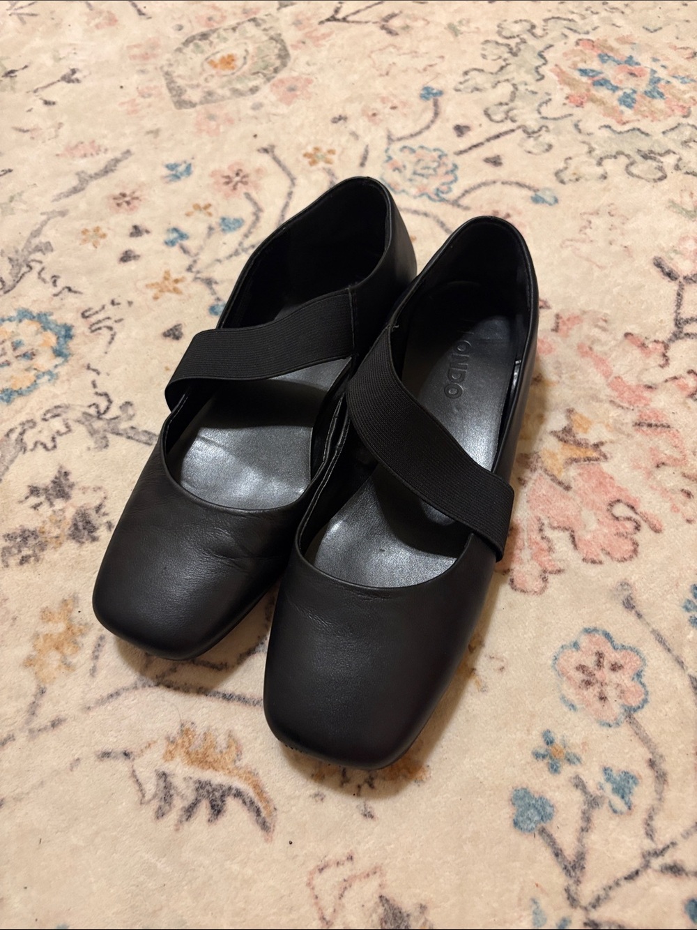 Blondo Brielle Flats Black Leather Round Toe Elastic Strap Waterproof Size 7